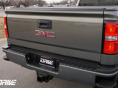 Used 2018 GMC Sierra 3500 Denali w/ Duramax Plus Package image 10