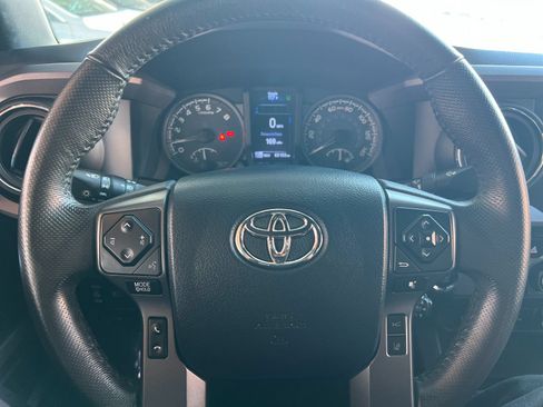 Used 2018 Toyota Tacoma TRD Sport w/ Technology Package RWD image 22