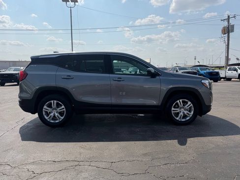 Used 2020 GMC Terrain SLE FWD image 3