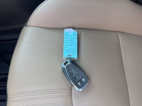 Used 2022 Chevrolet Equinox Premier FWD image 38