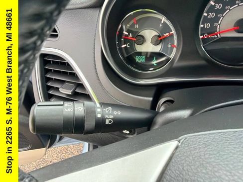 Used 2013 Chrysler 200 Touring FWD image 17