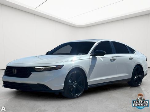 Used 2025 Honda Accord Sport image 2