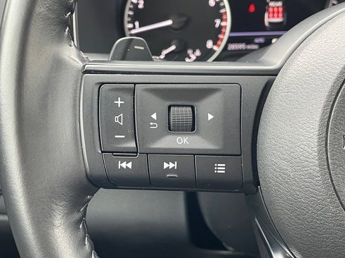 Used 2025 Nissan Pathfinder SV image 15