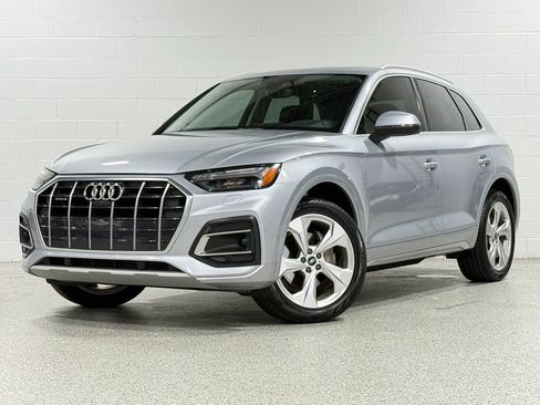 Used 2021 Audi Q5 Prestige AWD/4WD image 2