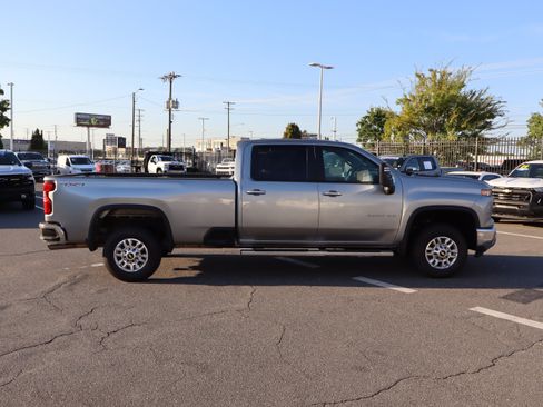 Used 2025 Chevrolet Silverado 2500 LT w/ Convenience Package AWD/4WD image 11