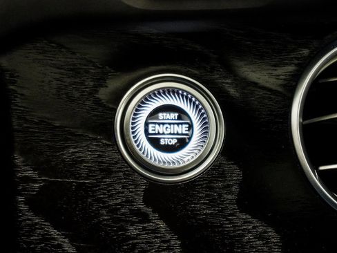 Used 2020 Mercedes-Benz E 350 4MATIC Sedan image 35