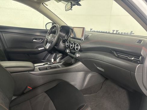 Used 2025 Nissan Sentra SR FWD image 28