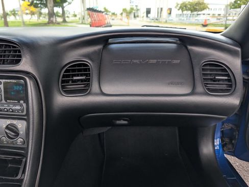 Used 2002 Chevrolet Corvette Convertible image 20