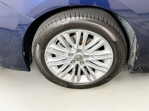 Used 2015 Lexus ES 350 w/ Luxury Package FWD image 11