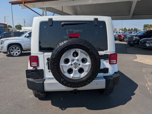 Used 2014 Jeep Wrangler Unlimited Sahara AWD/4WD image 6