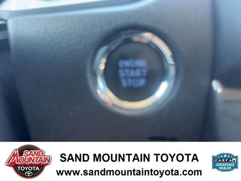 Used 2022 Toyota 4Runner TRD Off-Road Premium AWD/4WD image 18
