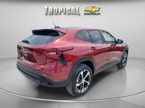 Used 2025 Chevrolet Trax RS w/ Driver Confidence Package FWD image 5