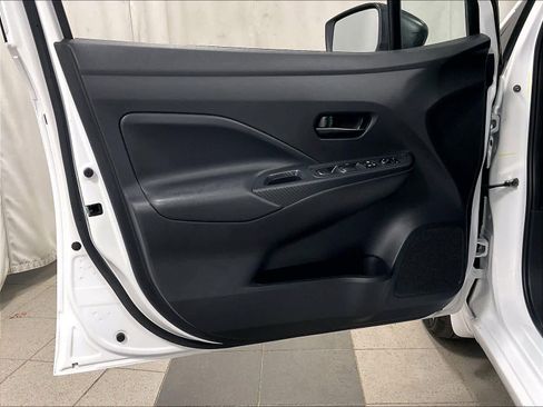 Used 2025 Nissan Versa S w/ Trunk Package image 9