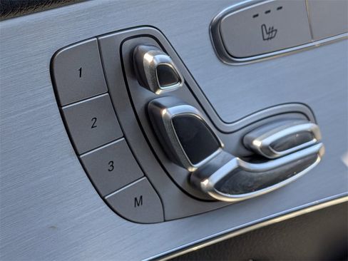 Used 2022 Mercedes-Benz GLC 300 image 25