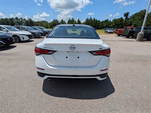 New 2025 Nissan Sentra SR w/ Trunk Package image 4