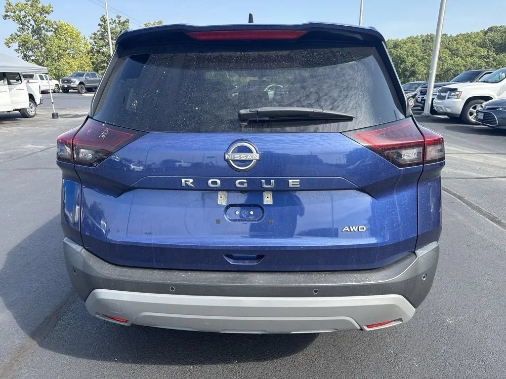 Used 2023 Nissan Rogue S AWD/4WD image 3