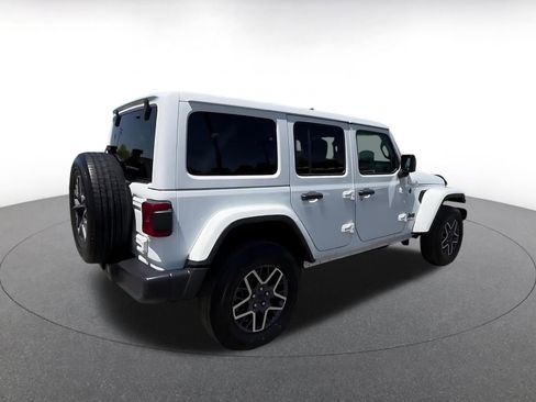 Used 2025 Jeep Wrangler Unlimited Sahara AWD/4WD image 14