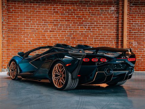 Used 2021 Lamborghini Sian Roadster AWD/4WD image 21