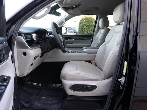 Used 2022 Jeep Wagoneer Series III w/ Convenience Group I image 17