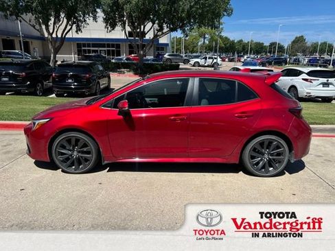 Used 2025 Toyota Corolla XSE FWD image 1