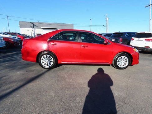 Used 2013 Toyota Camry LE image 9