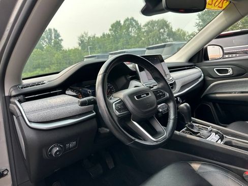 Used 2022 Jeep Compass Latitude w/ Convenience Group AWD/4WD image 36