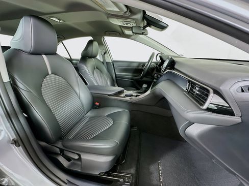 Used 2024 Toyota Camry SE FWD image 29