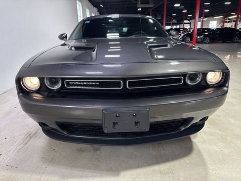 Used 2019 Dodge Challenger SXT AWD/4WD image 9