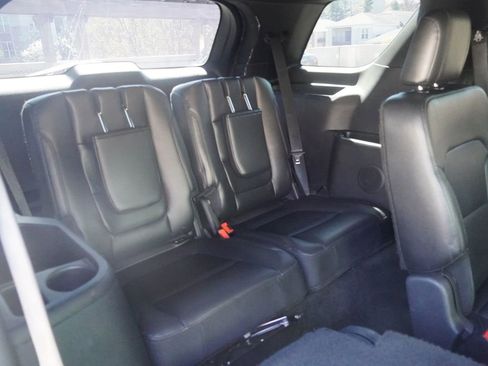 Used 2016 Ford Explorer XLT w/ Equipment Group 202A AWD/4WD image 40