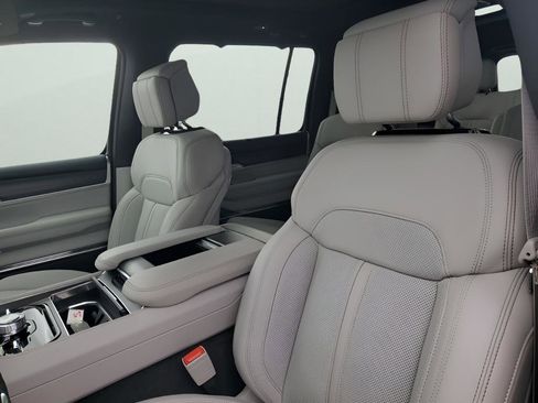 New 2026 Jeep Grand Wagoneer Summit image 32