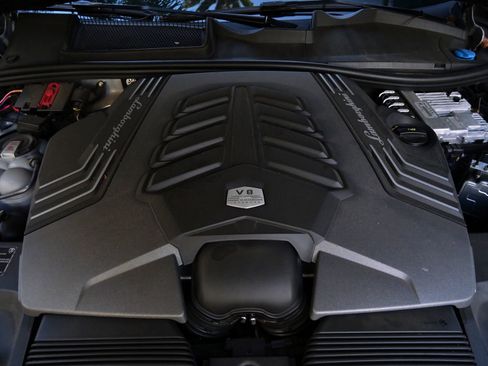 Used 2024 Lamborghini Urus Performante image 38