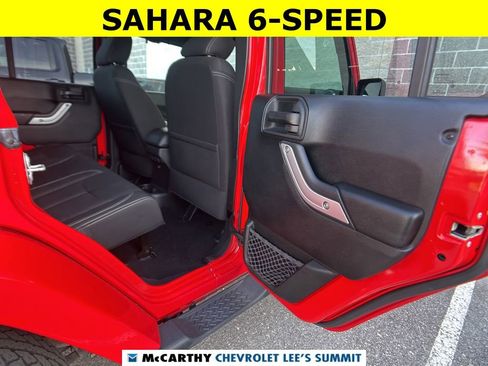 Used 2018 Jeep Wrangler Unlimited Sahara w/ Dual Top Group image 32