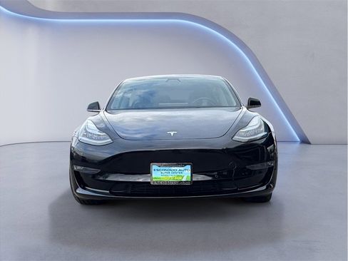 Used 2018 Tesla Model 3 Mid Range image 2