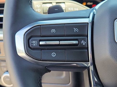 Used 2026 GMC Yukon Denali w/ Sun & Power Step Package AWD/4WD image 22