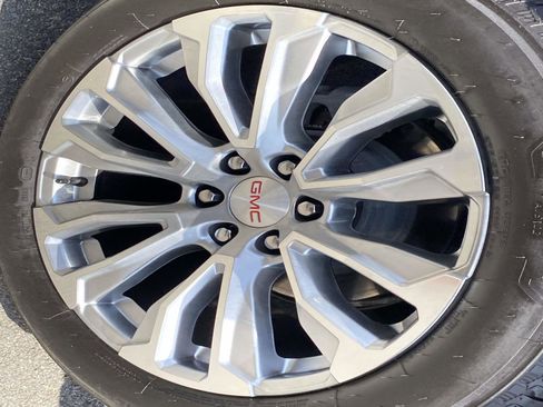 Used 2024 GMC Yukon XL Denali w/ Denali Reserve Package image 31