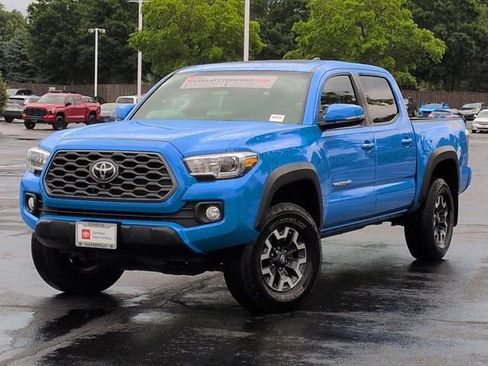 Certified 2020 Toyota Tacoma TRD Off-Road w/ TRD Premium Off Road Package AWD/4WD image 2