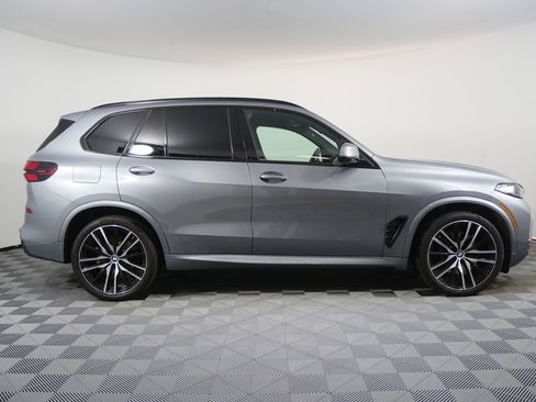 Used 2024 BMW X5 xDrive40i w/ M Sport Package image 2