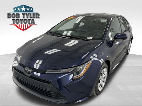 Used 2024 Toyota Corolla LE image 2
