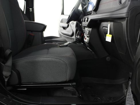 New 2026 Jeep Gladiator Rubicon w/ Steel Power Dome Hood Package AWD/4WD image 19