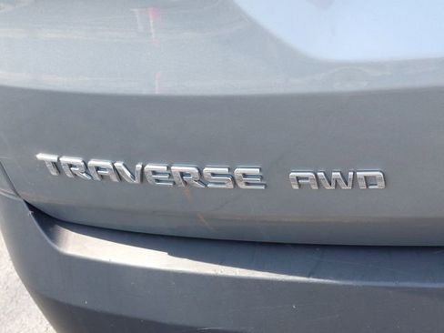 Used 2023 Chevrolet Traverse LT w/ Rear Camera Mirror Package image 41