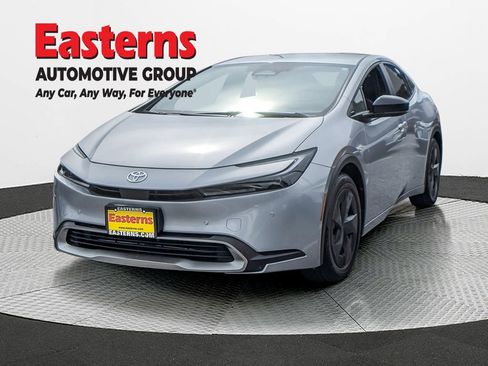 Used 2025 Toyota Prius Plug-In Hybrid image 1