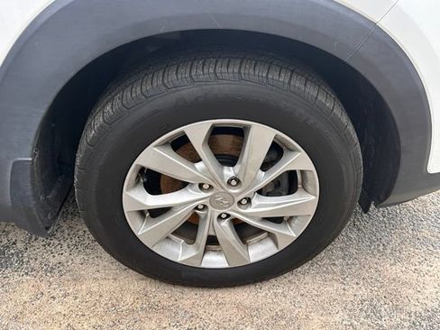 Used 2020 Hyundai Tucson Value w/ Winter Weather Package AWD/4WD image 13