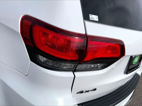 Used 2020 Jeep Grand Cherokee Limited X image 27