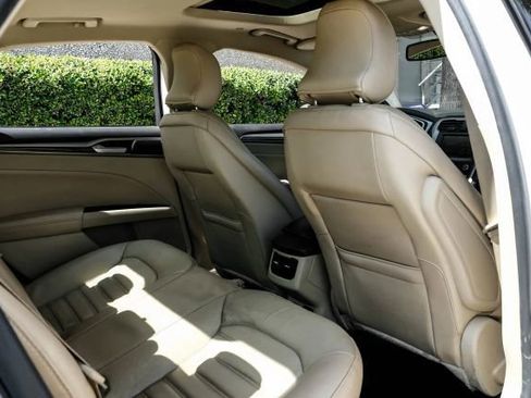 Used 2016 Ford Fusion SE w/ Equipment Group 502A image 43