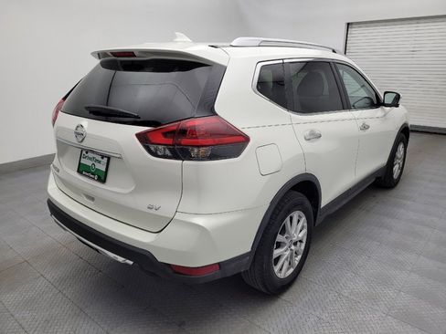 Used 2018 Nissan Rogue SV w/ Premium Package image 9