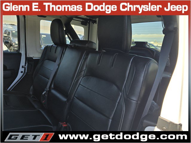 Used 2023 Jeep Wrangler Unlimited Sahara w/ Cold Weather Group AWD/4WD image 28