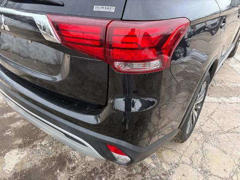 Used 2020 Mitsubishi Outlander ES image 29
