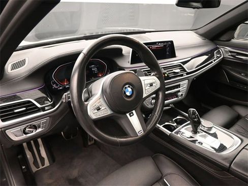 Used 2022 BMW 740i xDrive w/ M Sport Package image 19