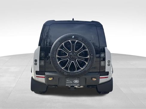 New 2026 Land Rover Defender 110 OCTA AWD/4WD image 9