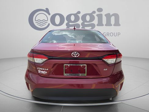Used 2025 Toyota Corolla LE FWD image 4